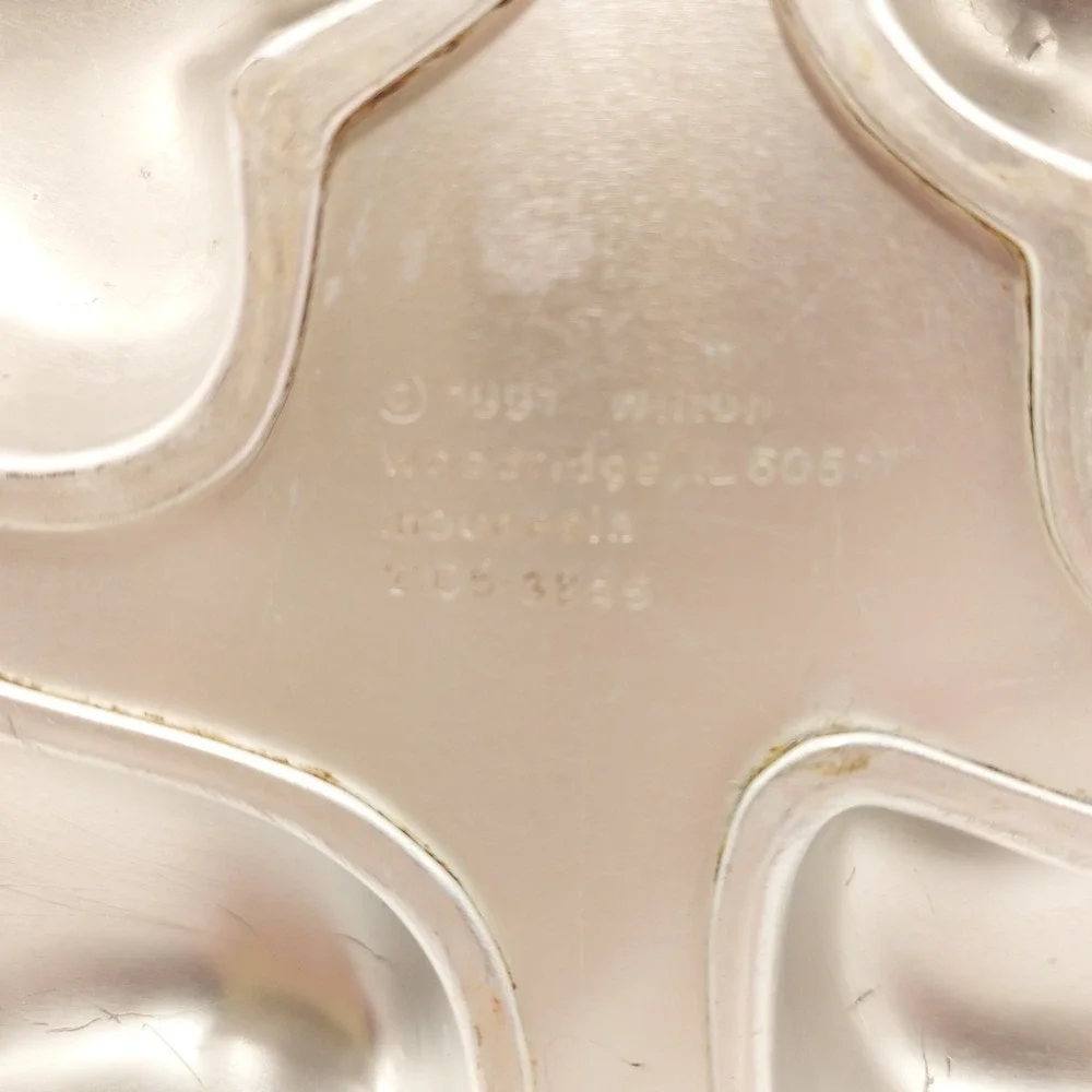 Vintage 1991 Wilton Mini Ghost Cake Pan 6 Cavity Halloween Baking Mold 2105-3845 - Picture 3 of 3
